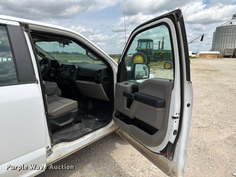 image for item DV8529 2016 Ford F150 Ext. Cab pickup truck