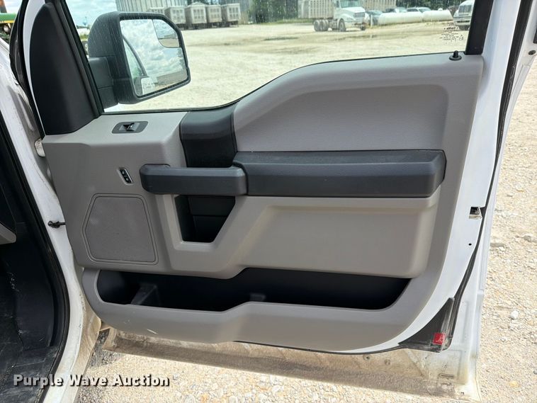 image for item DV8529 2016 Ford F150 Ext. Cab pickup truck