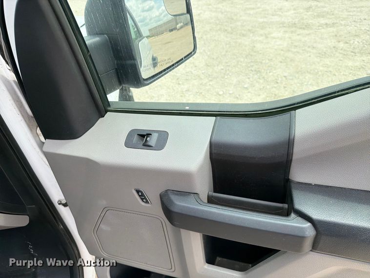 image for item DV8529 2016 Ford F150 Ext. Cab pickup truck