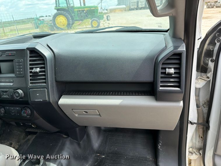image for item DV8529 2016 Ford F150 Ext. Cab pickup truck