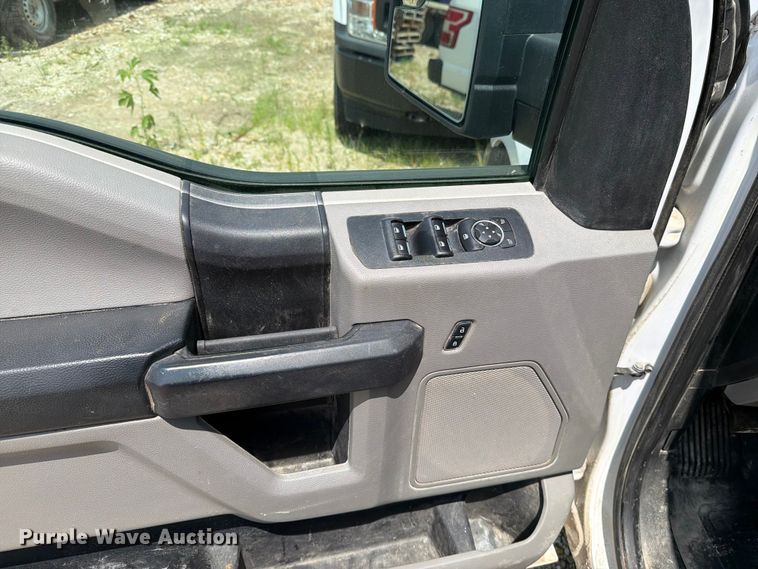 image for item DV8530 2017 Ford F150 Ext. Cab pickup truck