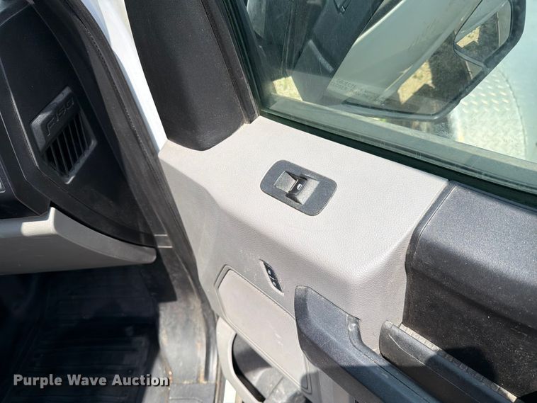 image for item DV8530 2017 Ford F150 Ext. Cab pickup truck
