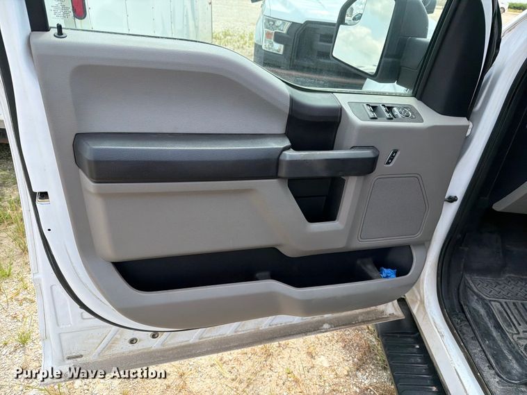 image for item DV8531 2018 Ford F150 Crew Cab pickup truck