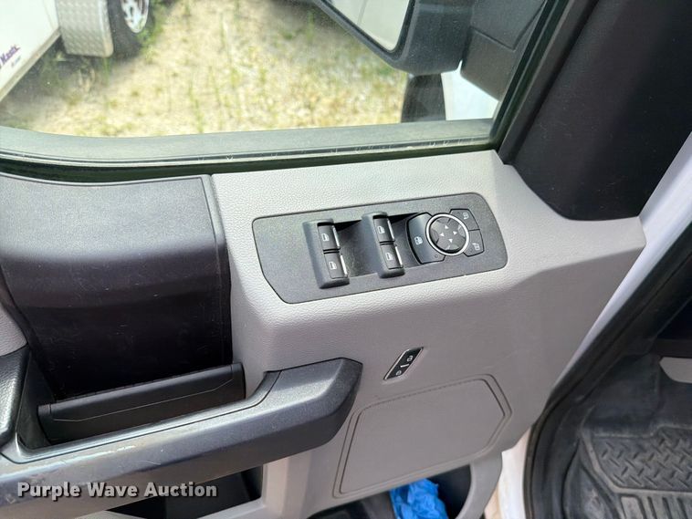 image for item DV8531 2018 Ford F150 Crew Cab pickup truck