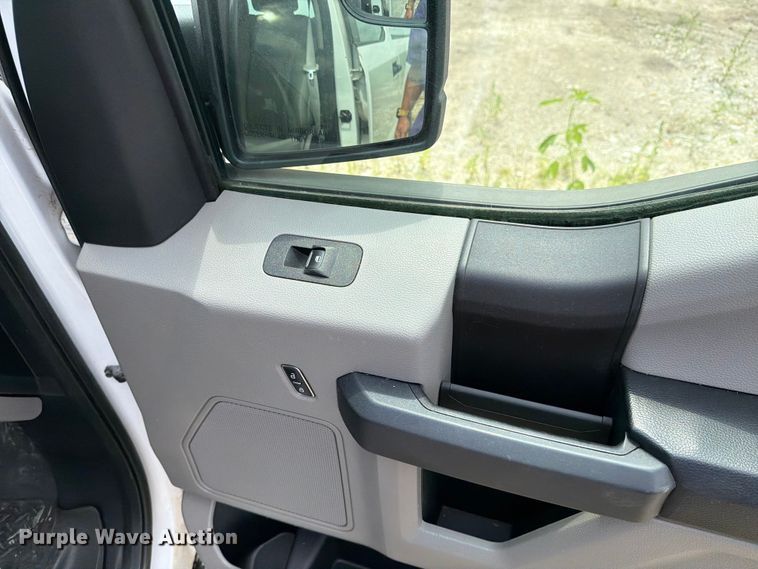 image for item DV8531 2018 Ford F150 Crew Cab pickup truck