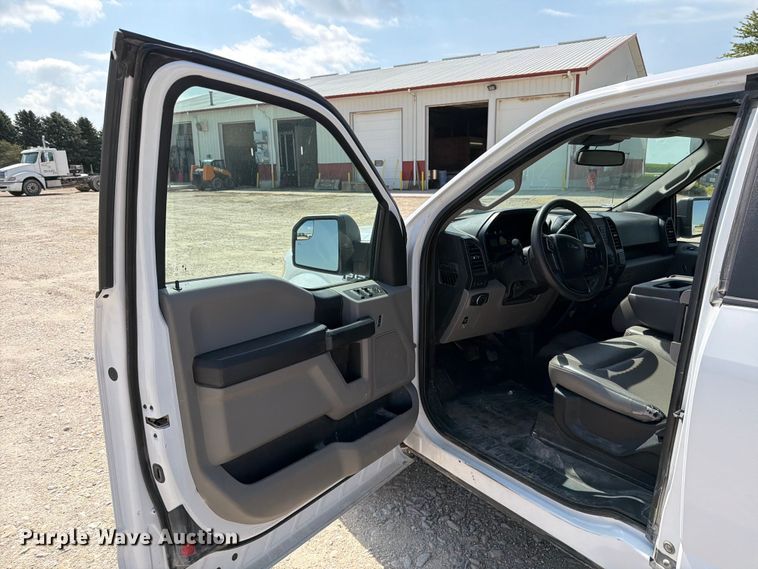 image for item DV8532 2019 Ford F150 Ext. Cab pickup truck