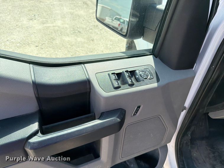 image for item DV8532 2019 Ford F150 Ext. Cab pickup truck