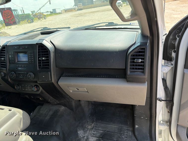 image for item DV8532 2019 Ford F150 Ext. Cab pickup truck