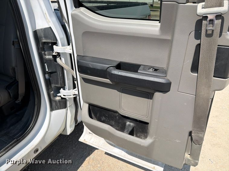 image for item DV8532 2019 Ford F150 Ext. Cab pickup truck