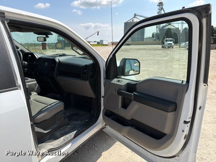 image for item DV8532 2019 Ford F150 Ext. Cab pickup truck