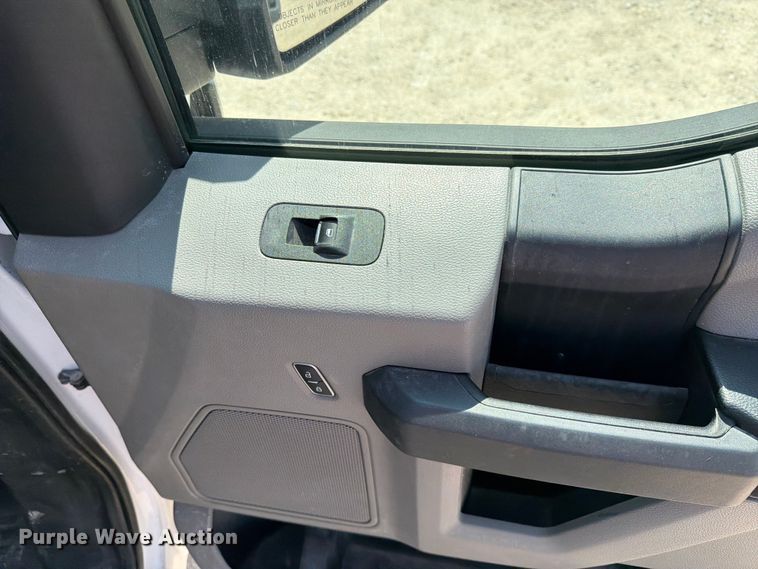 image for item DV8532 2019 Ford F150 Ext. Cab pickup truck
