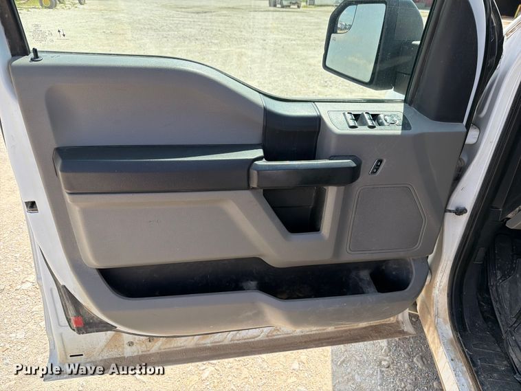 image for item DV8533 2019 Ford F150 Ext. Cab pickup truck