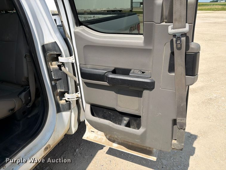 image for item DV8533 2019 Ford F150 Ext. Cab pickup truck