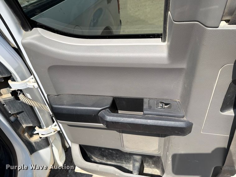 image for item DV8533 2019 Ford F150 Ext. Cab pickup truck