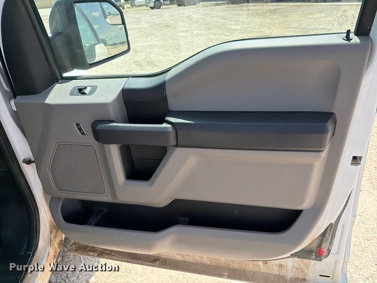 image for item DV8533 2019 Ford F150 Ext. Cab pickup truck