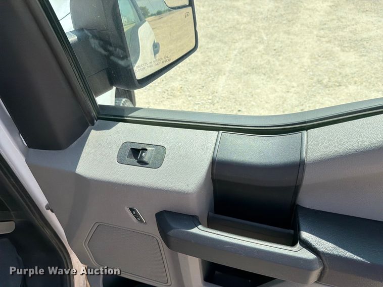 image for item DV8533 2019 Ford F150 Ext. Cab pickup truck