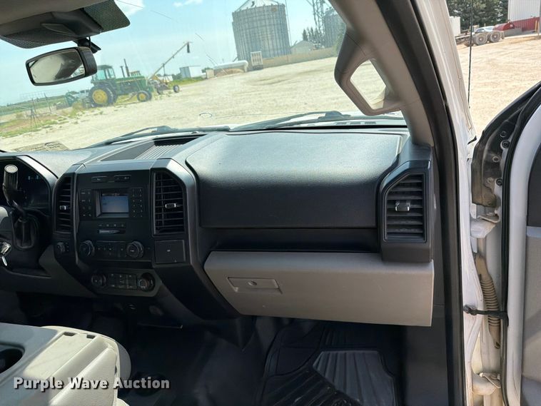 image for item DV8533 2019 Ford F150 Ext. Cab pickup truck
