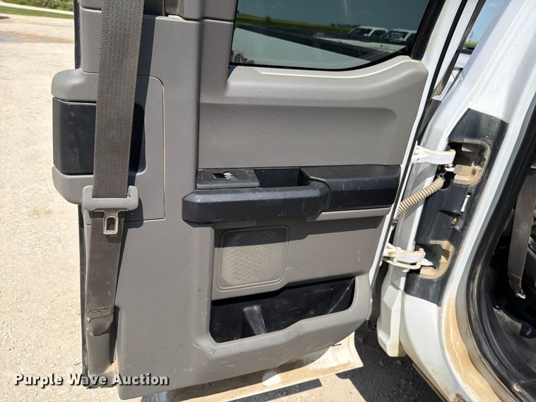 image for item DV8533 2019 Ford F150 Ext. Cab pickup truck