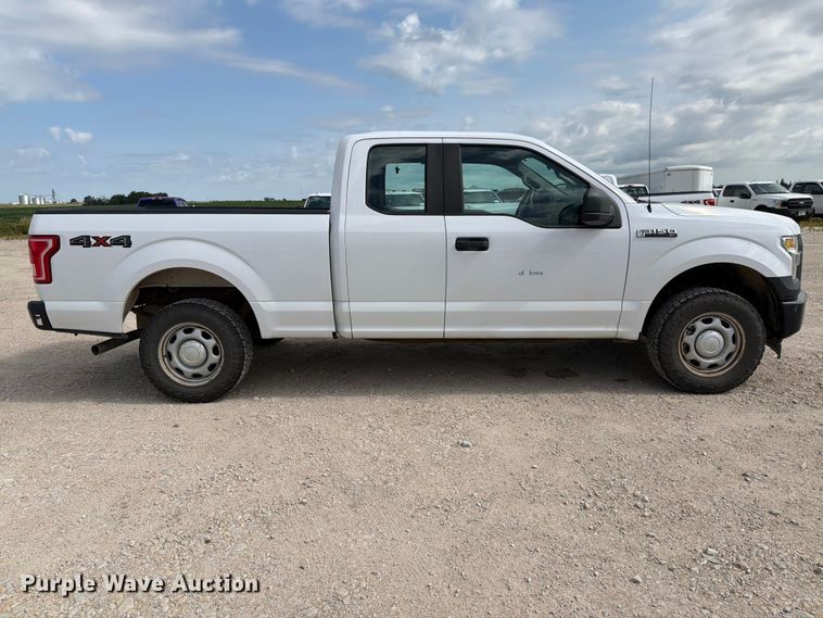 image for item DV8536 2017 Ford F150 Ext. Cab pickup truck