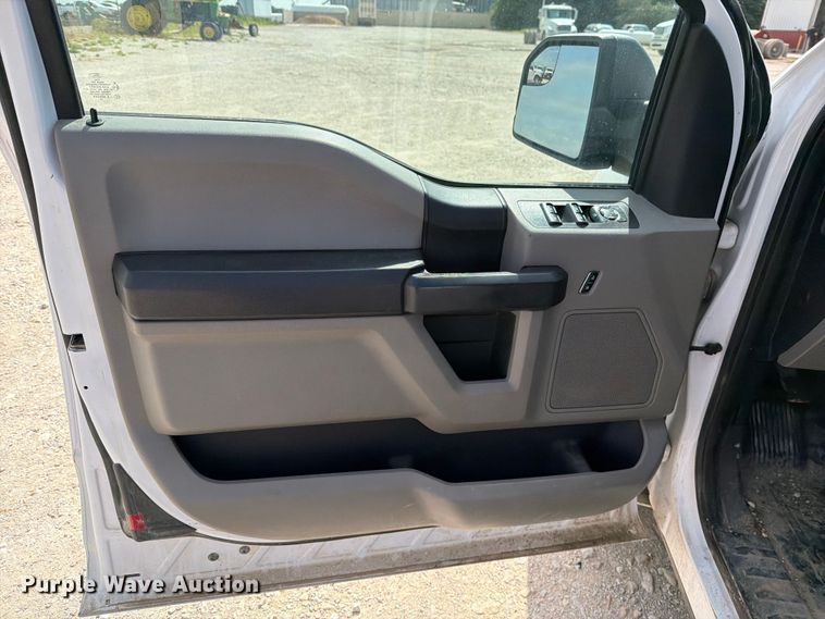 image for item DV8536 2017 Ford F150 Ext. Cab pickup truck
