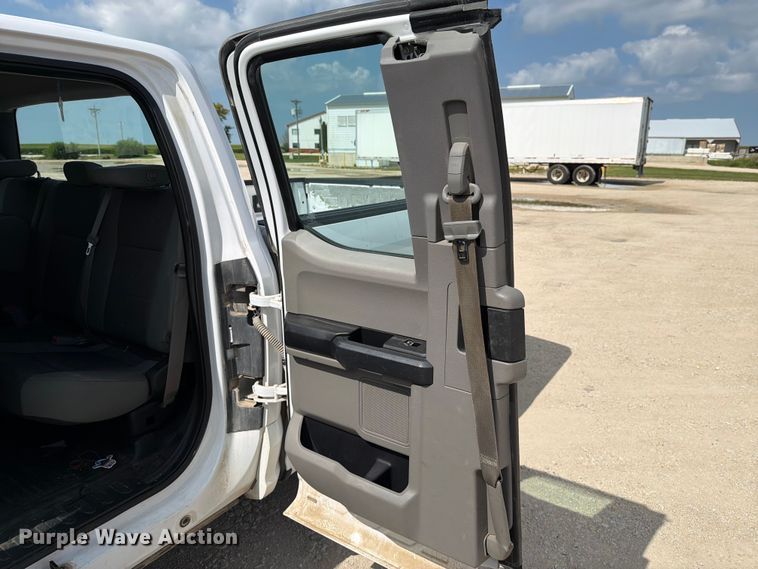 image for item DV8536 2017 Ford F150 Ext. Cab pickup truck