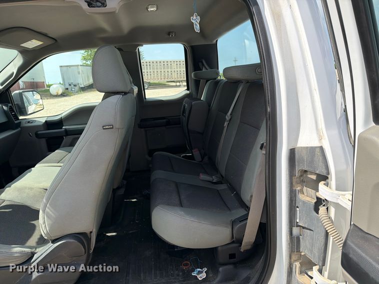 image for item DV8536 2017 Ford F150 Ext. Cab pickup truck