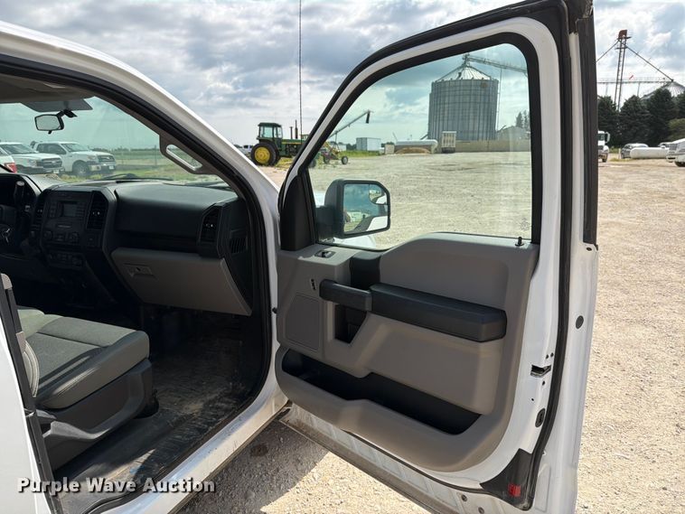image for item DV8536 2017 Ford F150 Ext. Cab pickup truck