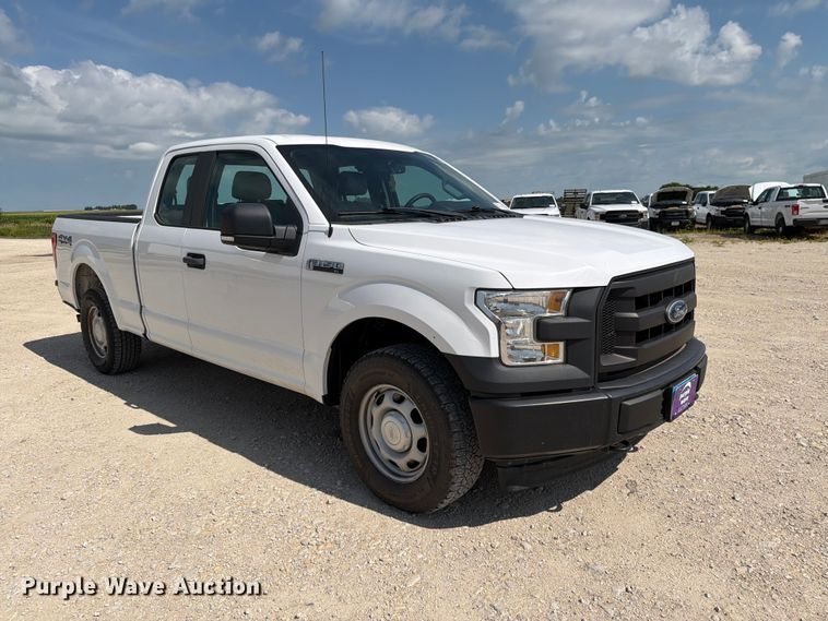 image for item DV8537 2017 Ford F150 Ext. Cab pickup truck