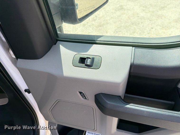 image for item DV8537 2017 Ford F150 Ext. Cab pickup truck