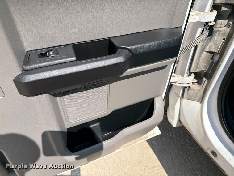 image for item DV8537 2017 Ford F150 Ext. Cab pickup truck