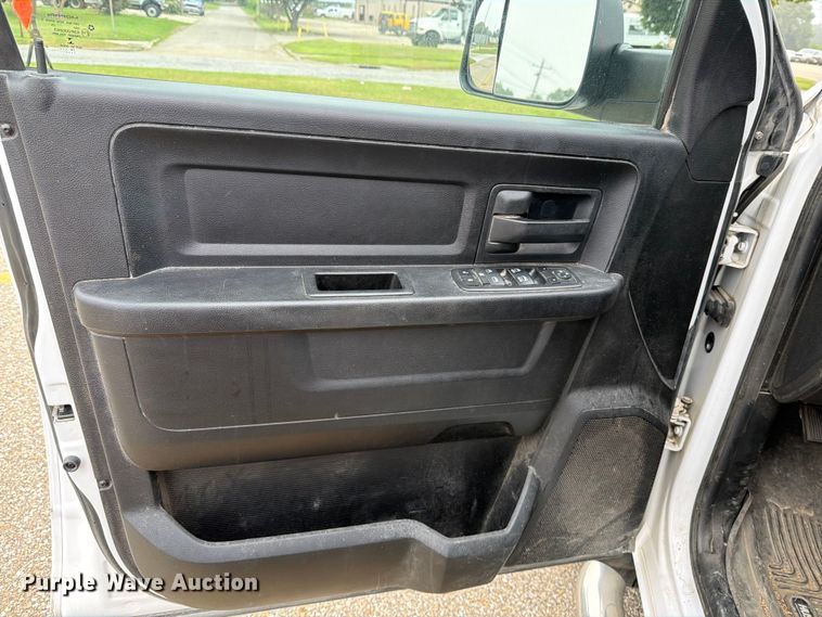 image for item DV8542 2019 RAM 1500 Crew Cab pickup truck