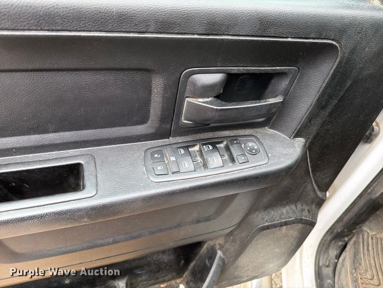 image for item DV8542 2019 RAM 1500 Crew Cab pickup truck