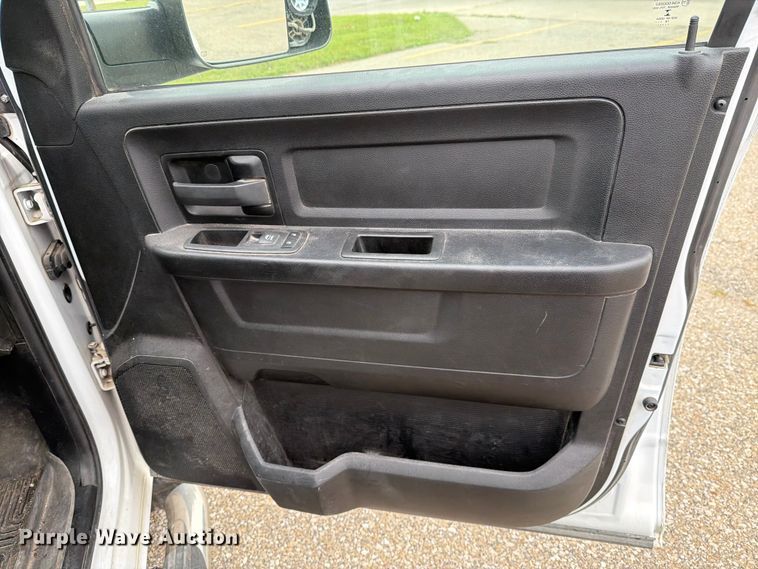 image for item DV8542 2019 RAM 1500 Crew Cab pickup truck