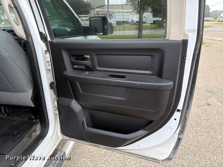 image for item DV8542 2019 RAM 1500 Crew Cab pickup truck