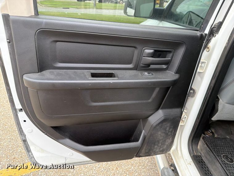 image for item DV8542 2019 RAM 1500 Crew Cab pickup truck
