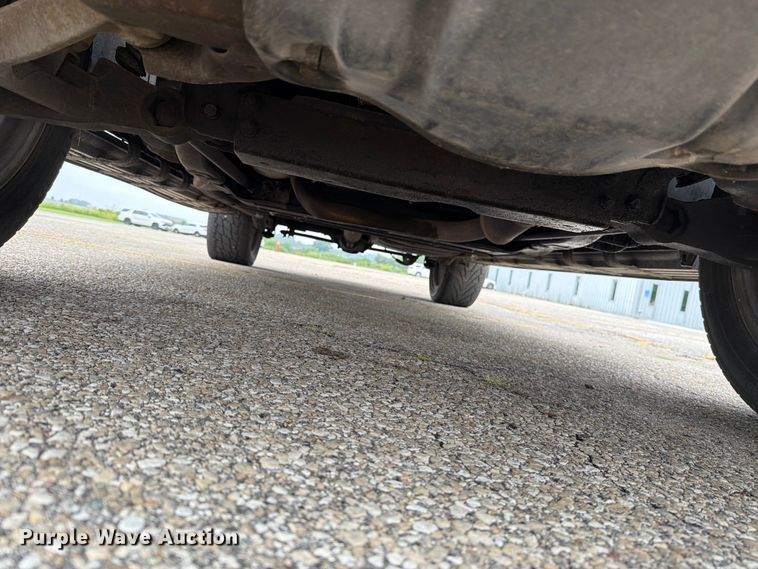 image for item DV8547 2004 Chevrolet Suburban SUV
