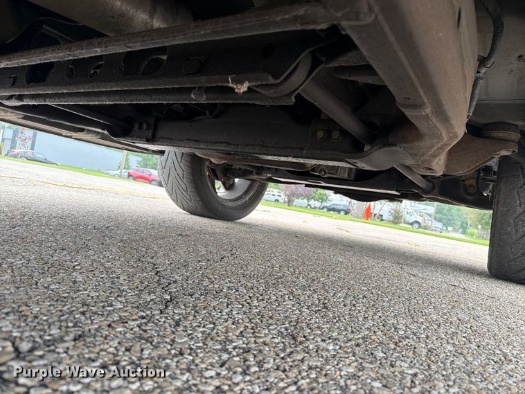 image for item DV8547 2004 Chevrolet Suburban SUV