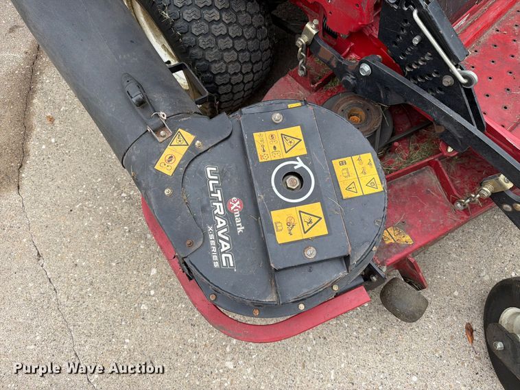 image for item DV8551 Exmark E-Series ZTR lawn mower