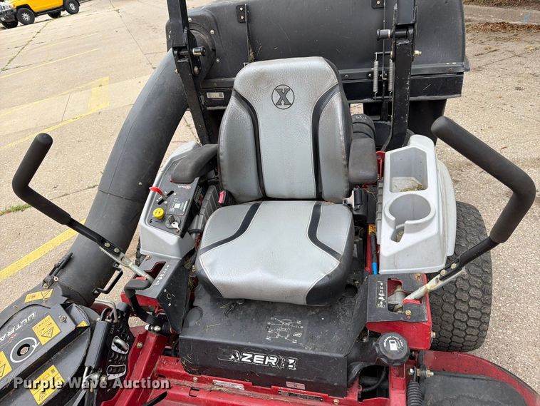 image for item DV8551 Exmark E-Series ZTR lawn mower