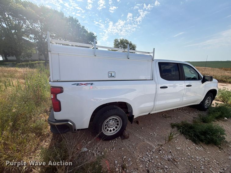 image for item DV8553 2023 Chevrolet Silverado 1500 Crew Cab pickup truck