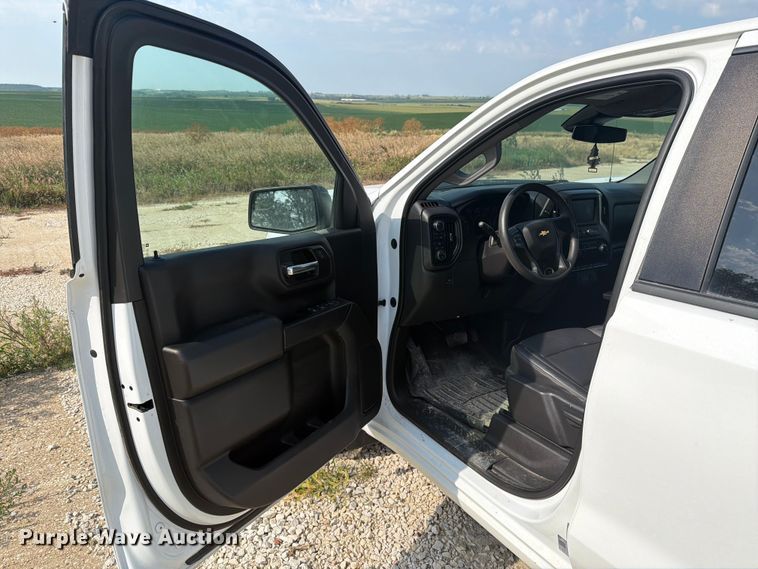 image for item DV8553 2023 Chevrolet Silverado 1500 Crew Cab pickup truck