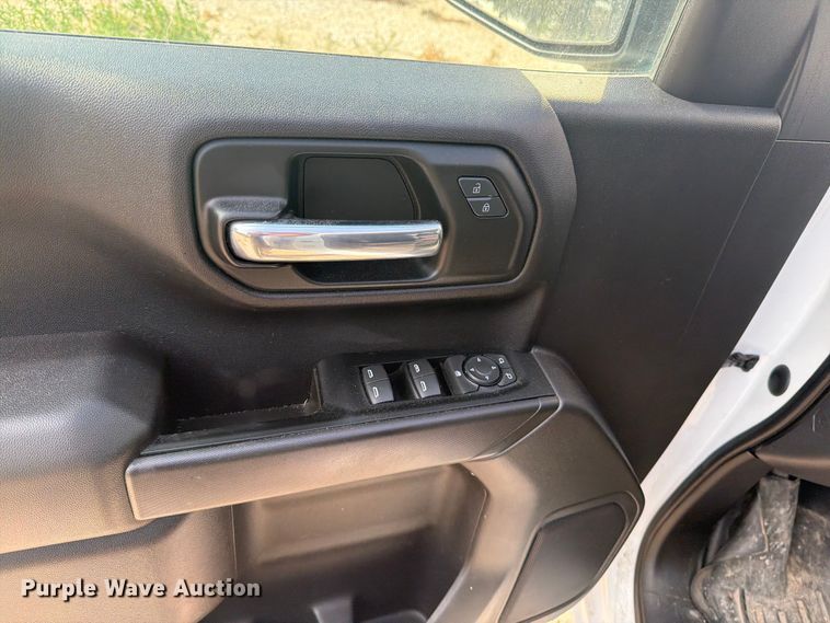 image for item DV8553 2023 Chevrolet Silverado 1500 Crew Cab pickup truck