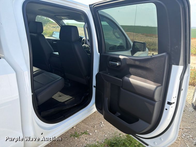 image for item DV8553 2023 Chevrolet Silverado 1500 Crew Cab pickup truck