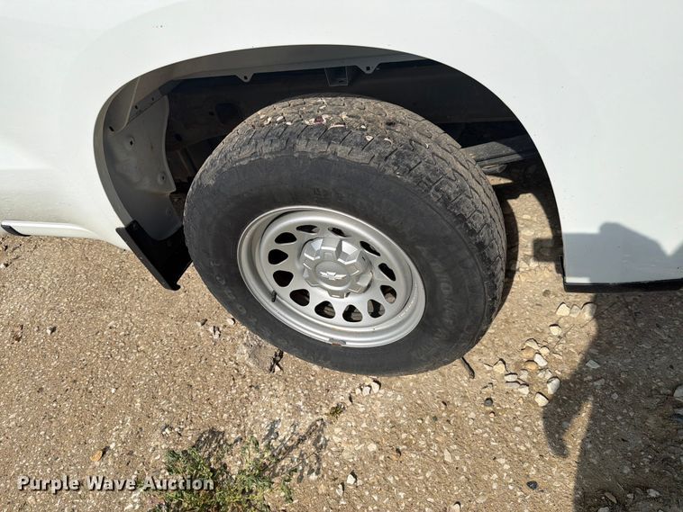 image for item DV8553 2023 Chevrolet Silverado 1500 Crew Cab pickup truck