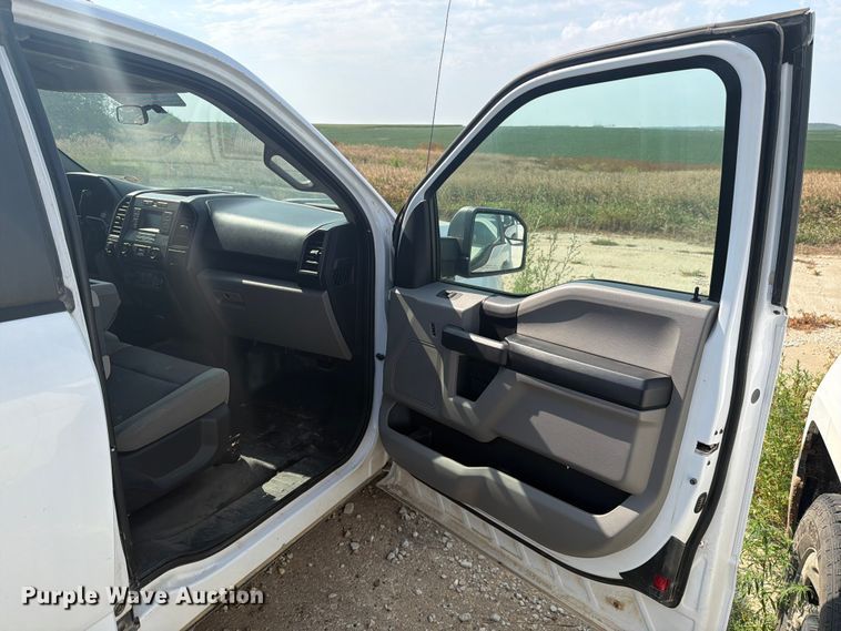 image for item DV8554 2015 Ford F150 Ext. Cab pickup truck