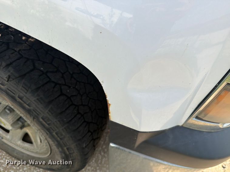 image for item DV8555 2014 Chevrolet Silverado pickup truck
