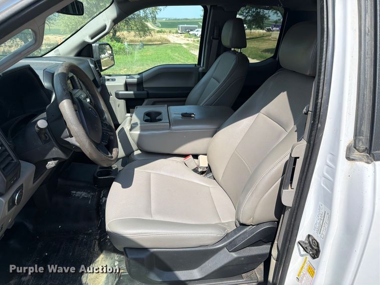 image for item DV8556 2019 Ford F150 Ext. Cab pickup truck