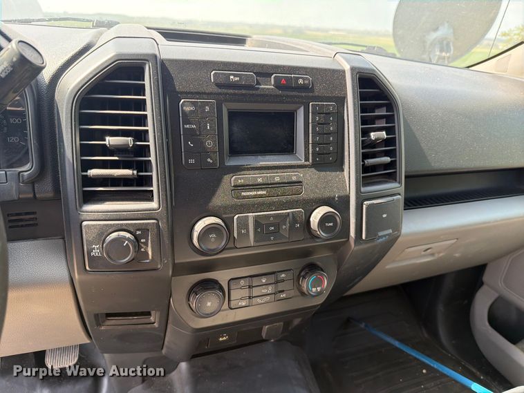 image for item DV8556 2019 Ford F150 Ext. Cab pickup truck