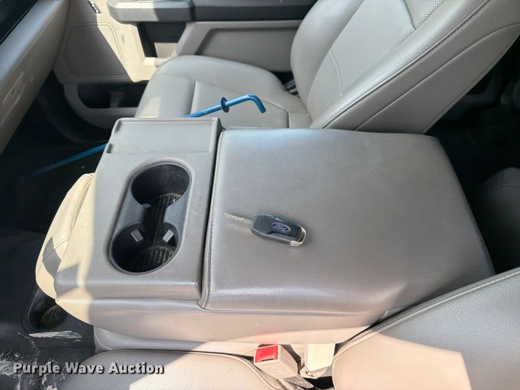 image for item DV8556 2019 Ford F150 Ext. Cab pickup truck