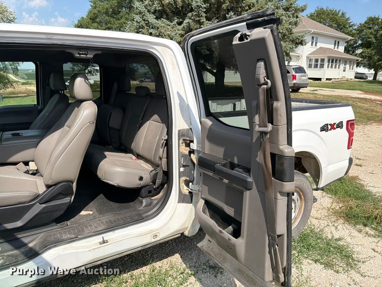 image for item DV8556 2019 Ford F150 Ext. Cab pickup truck
